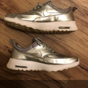 Nike Thea-Metallic